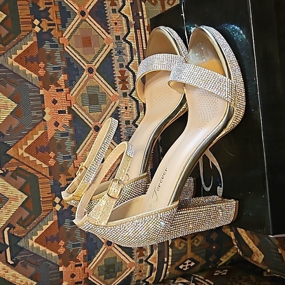 FOREVER 21 Rose Gold Rhinestone Strappy Chunky High Heel Holiday Josina Pumps 9 - Picture 5 of 16